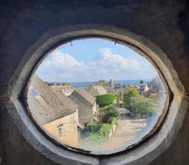 Stow-on-the-Wold Hotel | The Kings Arms Hotel