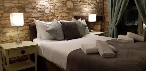 Stow-on-the-Wold Hotel | The Kings Arms Hotel