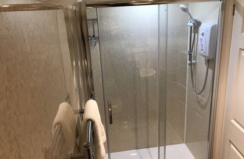 Eccleshall Bed & Breakfast | The Kings Arms Hotel