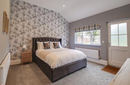 Saint Osyth Hotel | The Kings Arms Rooms