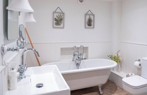 Whiteparish Bed & Breakfast | The Kings Head