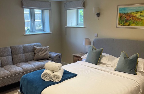 Whiteparish Bed & Breakfast | The Kings Head