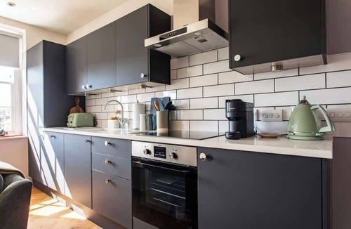 Bath Apartment | The Kings Springs - Central