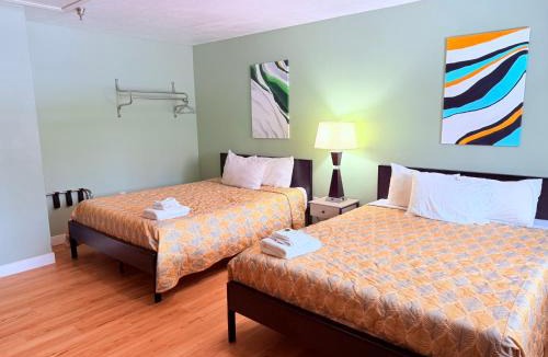 Mayfield Hotel | The Kingsley Suites