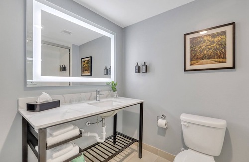 Garden City Hotel | The Kingston Hotel