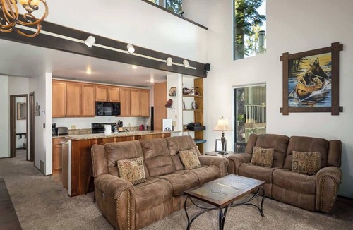 Kings Beach Condo | The Kingswood Retreat with Summer Pool
