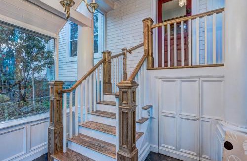 Lunenburg Apartment | The Kinley House