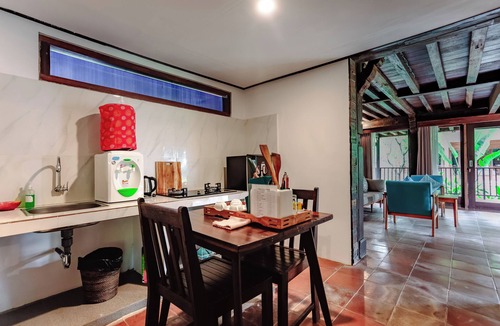 Tembok Hotel | The Kirana Tembok