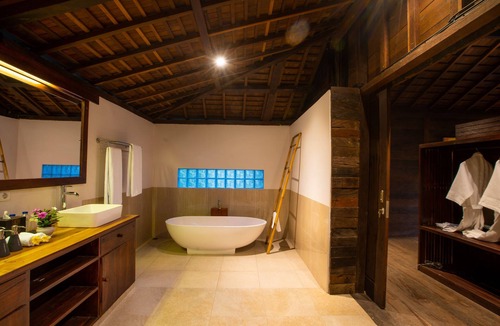 Tembok Hotel | The Kirana Tembok