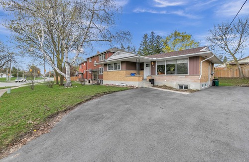 Rosemount House | The Kitchener Bungalow Retreat