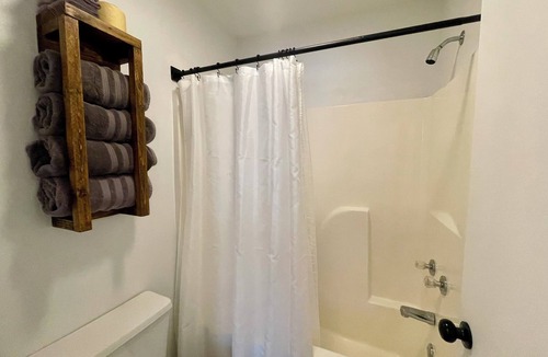 Greers Ferry Hotel | The Klassic Inn