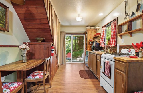 Crescent City Cabin | The Koope de Ville @ Robin's Roost