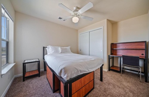 Bay Area Apartment | The Kristi 432