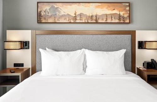Sedro-Woolley Hotel | The Kulshan Hotel