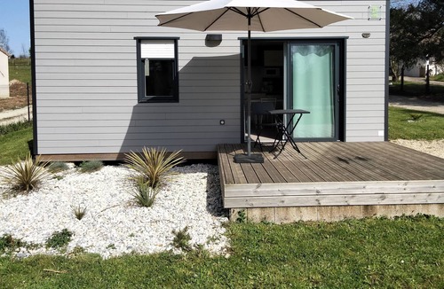 Saint-Germain-de-Lusignan Ski Chalet | The Logis de la Seugne taiga