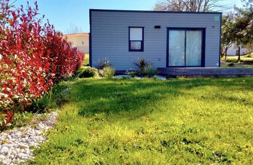 Saint-Germain-de-Lusignan Ski Chalet | The Logis de la Seugne taiga