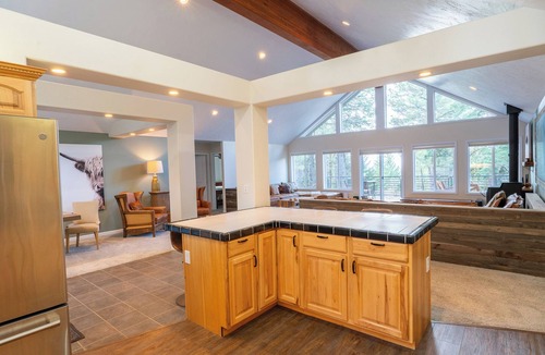 Lyle House | The L77 Ranch Hide-Out: A Forested Stay in Lyle, WA