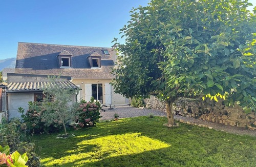 Saint-Savin House | The LACALLE house, in the heart of the Pyrenees National Park. Pets welcome!