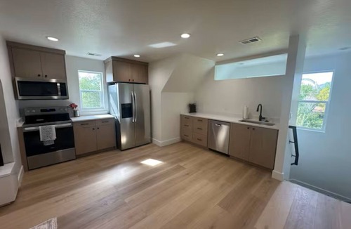 Farmington Condo | The Lagoon Hideaway