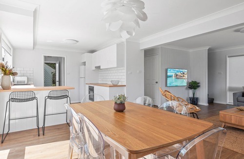 Burrill Lake House | The Lake Hideaway on Kendall