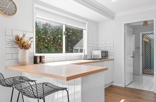 Burrill Lake House | The Lake Hideaway on Kendall