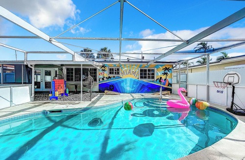 Miramar House | The Lake House: Complementary Early Check In!