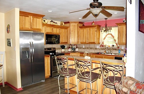 Jewett House | The Lake House on Lake Limestone
