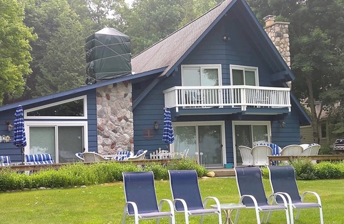 Bellaire House | The Lake House Summar