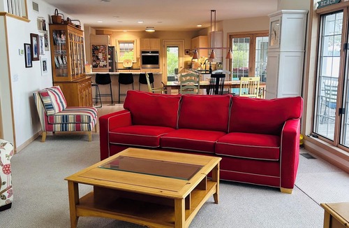 Bremen House | The Lake House