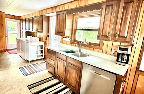 Port Elgin Cottage | "The Lake House" With Spectacular Views! Steps to Beach!