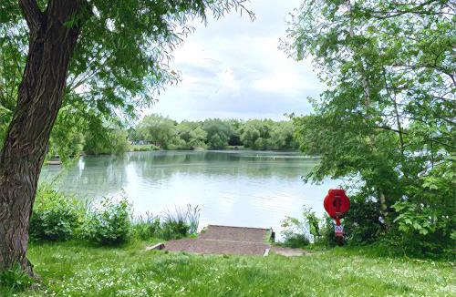 Woking Villa | The Lake House, Woking