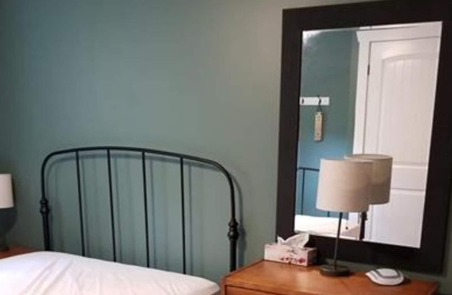 Monetville Cottage | The Lake House - Yoga Studio, swimming, boating, hiking and more!