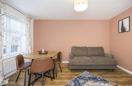 Becontree Apartment | The Lake Hub