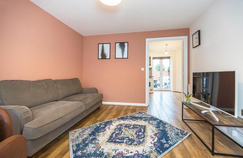 Becontree Apartment | The Lake Hub