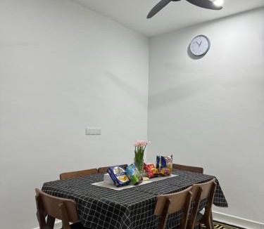 Kampung Rawa House | The Lake Retreat