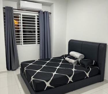 Kampung Rawa House | The Lake Retreat