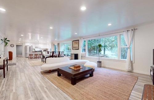 Snoqualmie House | The Lake's Hidden Gem