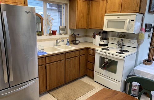 Bonney Lake Cottage | The Lake Tapps Bungalow