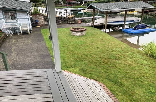 Bonney Lake Cottage | The Lake Tapps Bungalow