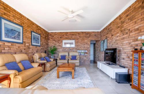 Fishing Point House | The Lakefront Haven