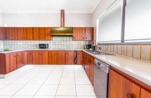 Fishing Point House | The Lakefront Haven