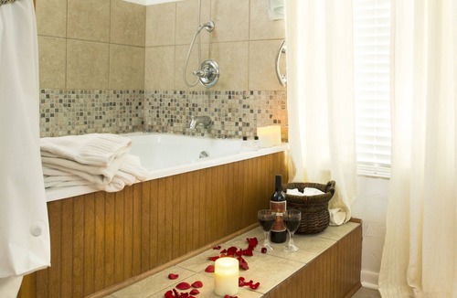Canyon Lake Bed & Breakfast | The Lakehouse Bed & Breakfast