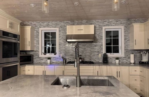 Rossport House | The Lakehouse on Nicol Island