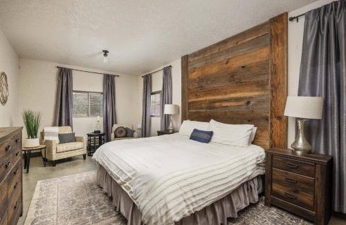 Yamhill House | The Lakehouse