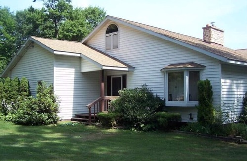 Niverville House | The Lakeshore House