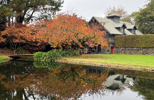 Wildes Meadow House | The Lakeside Barn. An Architectural masterpiece