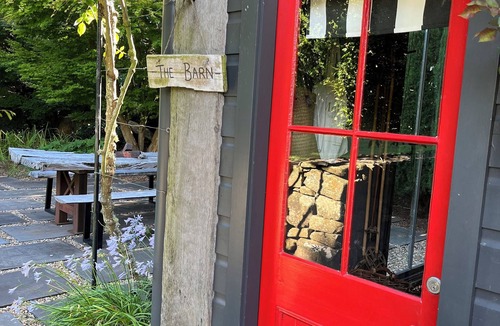 Wildes Meadow House | The Lakeside Barn. An Architectural masterpiece