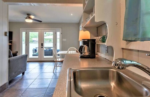 Mid America House | The Lakeside Cottage