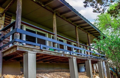 Lakehills House | The Lakeside Escape.