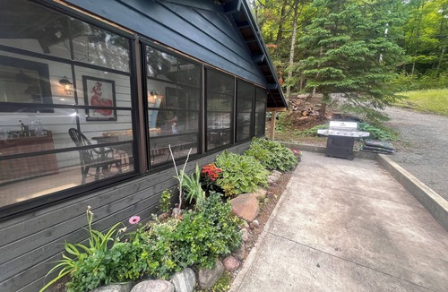Minden Hills Cottage | The Lakeside Hideaway